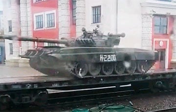 Беларусские танки перебрасывают на Донбасс