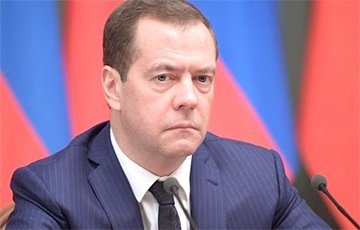 Медведев призвал экономить деньги на российской науке