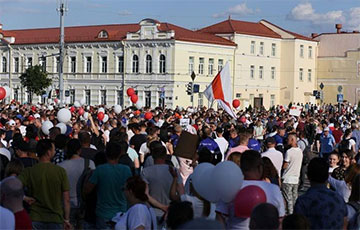 Государственный канал начал прямую трансляцию акции протеста в Гродно