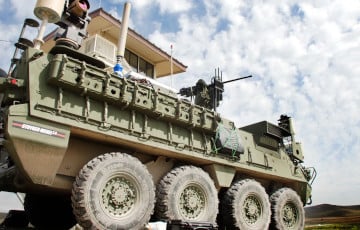 США предложили Польше 250 бронемашин Stryker за символический доллар