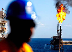 The New York Times: Падение цен на нефть укрепит США и нанесет удар по России