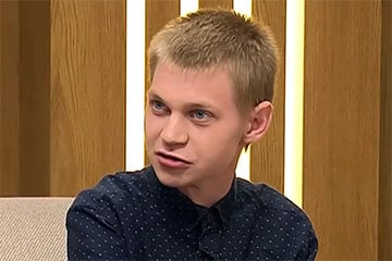 Беларус разработал перчатку, которая вернет руке подвижность