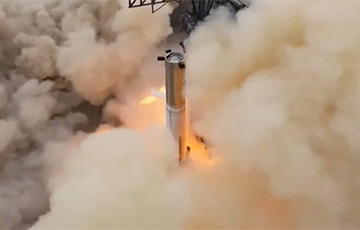 SpaceX провела историческое испытание самой мощной ракеты в мире