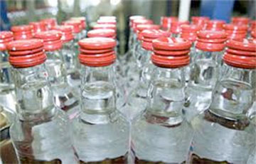 Беларус подделывал известную водку у себя в гараже
