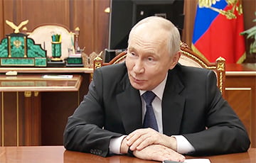 Чиновников, встречающихся с Путиным, обязали сдавать наручные часы.