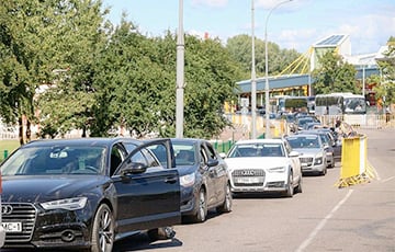 Очередь авто на польско-беларусской границе продолжает расти