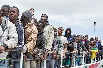 Скандинавы за сутки спасли тысячу ливийских беженцев в Средиземном море