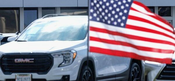 США вводят базовую пошлину на весь импорт