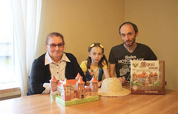 Семья из Бреста выпустила 3D-конструктор «Мирский замок»
