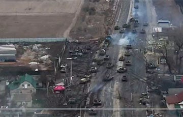 Уничтожение российской танковой колонны под Броварами показали на видео с воздуха
