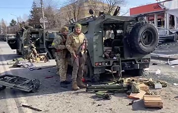 Защитники Харькова показали захваченное у РФ трофейное оружие и уничтоженную технику оккупантов