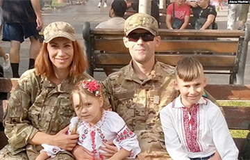 Жена погибшего беларусского добровольца Василия Парфенкова пошла на военную службу