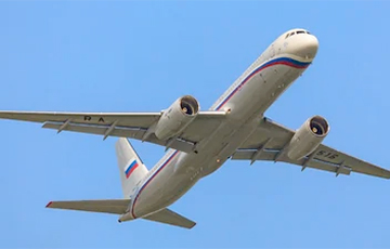 СМИ: Один из главных самолетов Путина, отключив радар, спешно покинул Москву