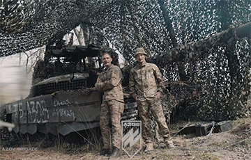 Бойцы «Азова» показали, как разбили вражескую колонну и захватили московитский танк