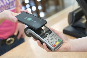Visa запускает коммерческие бесконтактные платежи на смартфонах