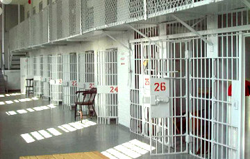 Юрист: Число «тюремного населения» в Беларуси нужно сократить до европейских норм