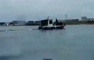 Московитские моряки прыгают за борт в момент атаки дронов на Черноморский флот в Севастополе
