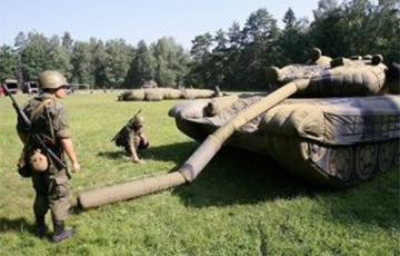 Московиты разместили на Запорожском направлении надувные танки, но они сдуваются
