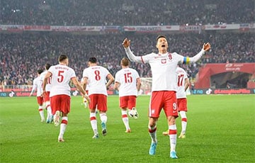 Польские фанаты во время матча отбора ЧМ-2022 передали «привет» Московии