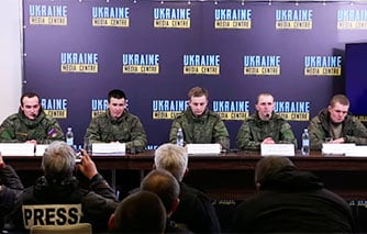 В Украине проходит брифинг взятых в плен московитских солдат