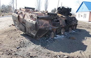 Оккупанты взорвали свой БТР, а затем сожгли пункт пропуска в Сумской области