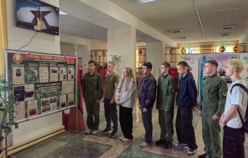 В Могилеве «минуту молчания» провели возле портрета Лукашенко