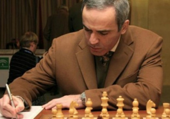 У Каспарова на два года отобрали шахматы – за коррупцию