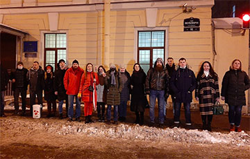 Протестовавшие под белорусским посольством в Санкт-Петербурге — на свободе