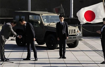 Япония передаст Украине около сотни военных автомобилей