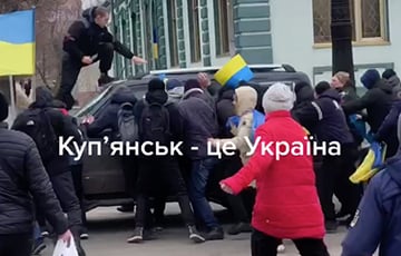 Украинцы идут на российскую технику с голыми руками