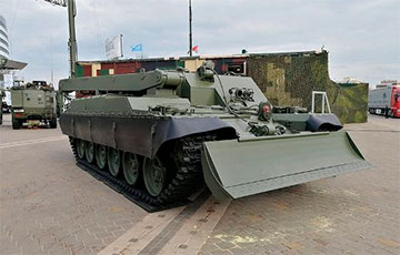 В Борисове создали бронированный эвакуатор для военных из танка Т-72