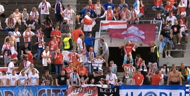 Матч Беларусь - Финляндия прошел под бело-красно-белыми флагами