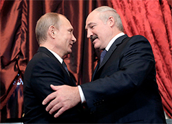 Могилевчане требуют от Лукашенко вернуть Путину орден