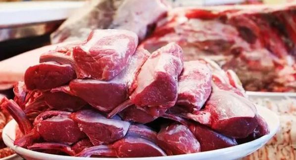 Запрещен ввоз в Беларусь мяса и молока из 20 регионов РФ