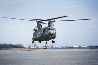 Великобритания получила первые модернизированные вертолеты Chinook