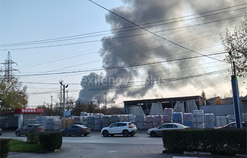 Масштабный пожар в московитском Таганроге: пропали свет, мобильная связь и вода