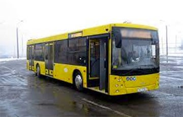 Под Минском кто-то обстрелял автобусы из пневматики