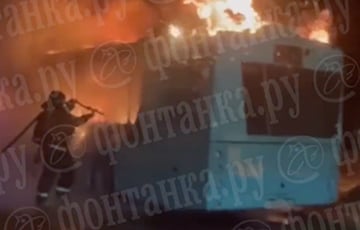 В Санкт-Петербурге сгорел очередной автобус МАЗ