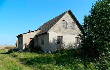 Как выглядят и сколько стоят дома в деревне у озера в Витебской области
