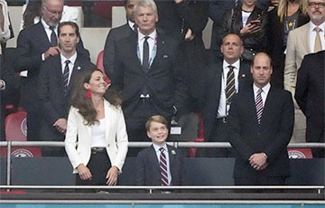 Реакция 7-летнего принца Джорджа на матч Англии с Италией стала хитом Сети