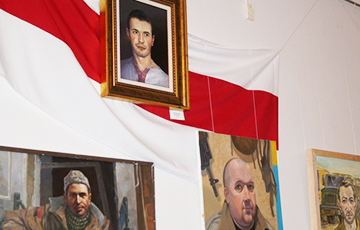 В Черкассах открылась выставка в честь Алеся Черкашина и Виталия Тилиженко