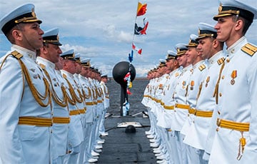 Московитские военные опозорились на параде ко дню ВМФ в Санкт-Петербурге