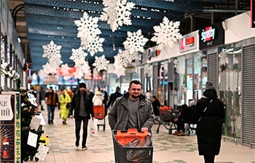 «На продукты ушло 1500 рублей»: что беларусы покупают на новогодний стол