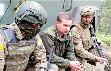 Московитские добровольцы провели «воспитательную работу» с пленным из Белгородской области
