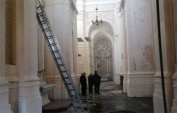 «В костеле все еще идет «дождь»: что сейчас происходит в Будславе