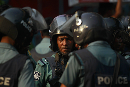 Восемь исламистов подорвали себя гранатой в Бангладеш