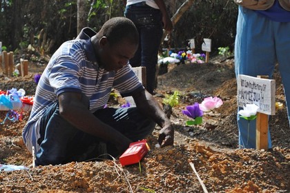 ВОЗ зафиксировала конец эпидемии Эбола в Либерии