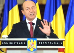 Президент Румынии примет гражданство Молдовы