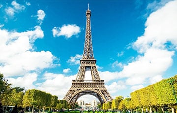 В Париже эвакуировали людей с Эйфелевой башни