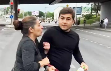 Бросившего в Минске окурок московита арестовали